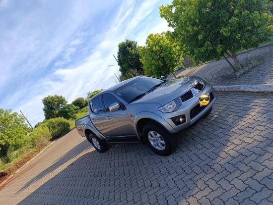 MITSUBISHI L200 TRITON 2012