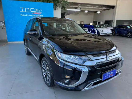 MITSUBISHI OUTLANDER 2020