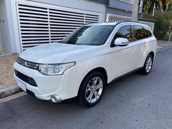 MITSUBISHI OUTLANDER 2014