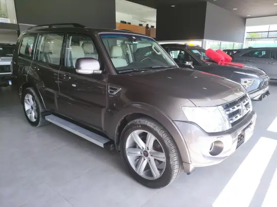 MITSUBISHI PAJERO FULL 2014