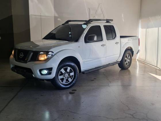 NISSAN FRONTIER 2016
