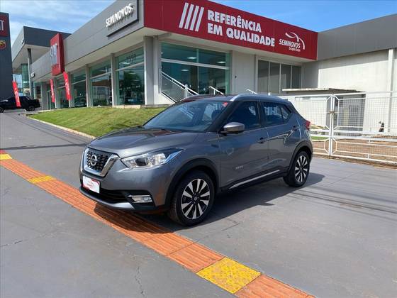 NISSAN KICKS 2017