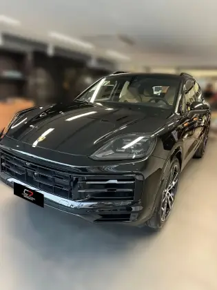 PORSCHE CAYENNE 2025