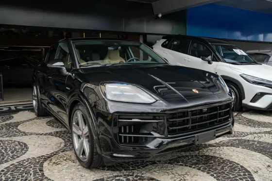 PORSCHE CAYENNE 2025