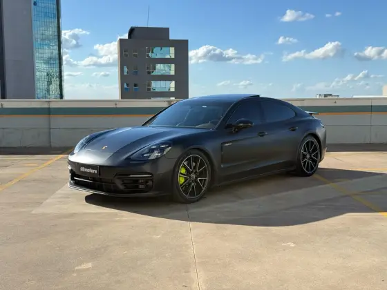 PORSCHE PANAMERA 2022
