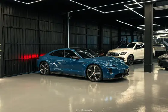 PORSCHE TAYCAN 2021