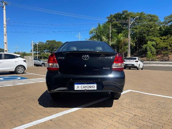 TOYOTA ETIOS 2018