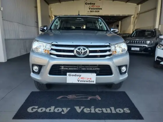 TOYOTA HILUX 2017