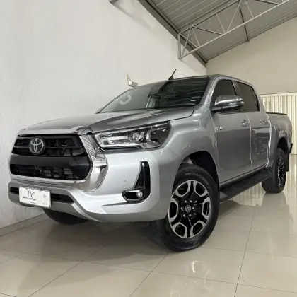 TOYOTA HILUX 2024