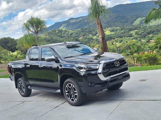 TOYOTA HILUX 2024