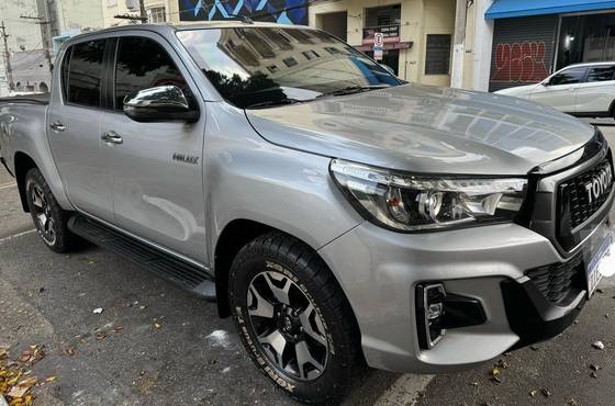 TOYOTA HILUX 2019