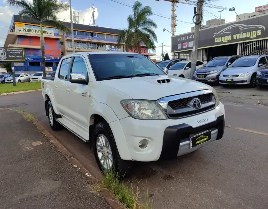 TOYOTA HILUX 2011