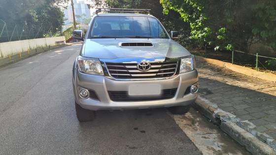TOYOTA HILUX 2015