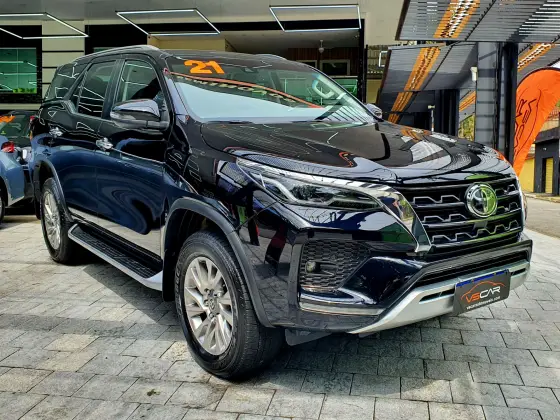 TOYOTA HILUX SW4 2021