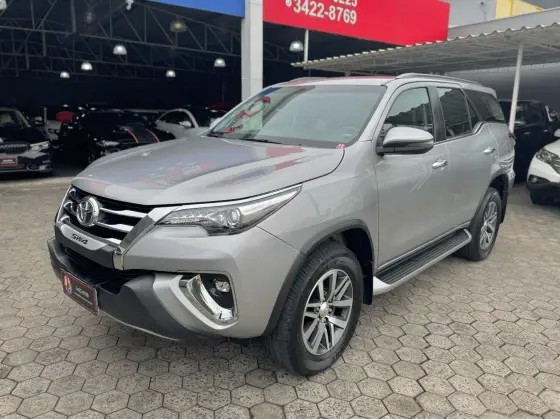 TOYOTA HILUX SW4 2020