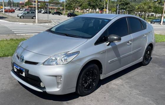 TOYOTA PRIUS 2015