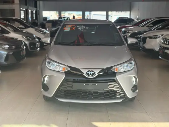 TOYOTA YARIS 2025