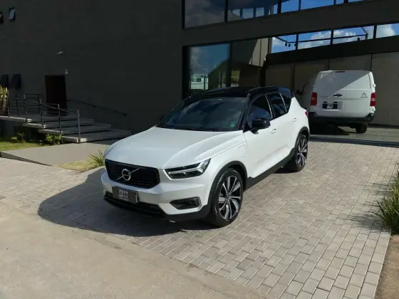 VOLVO XC40 2022