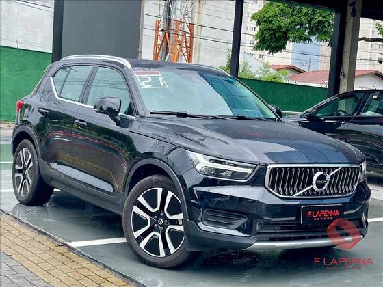 VOLVO XC40 2021