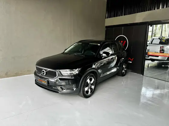 VOLVO XC40 2019