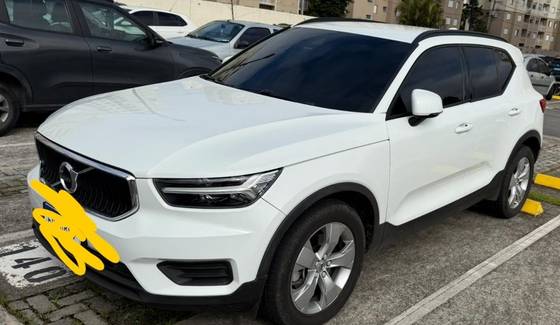 VOLVO XC40 2019
