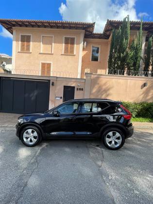 VOLVO XC40 2020