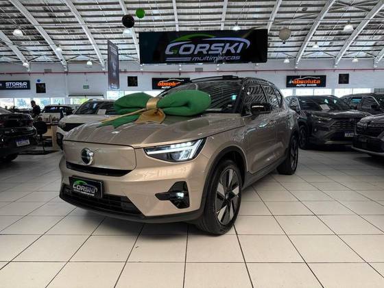 VOLVO XC40 2024