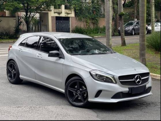 MERCEDES-BENZ A 200 2017