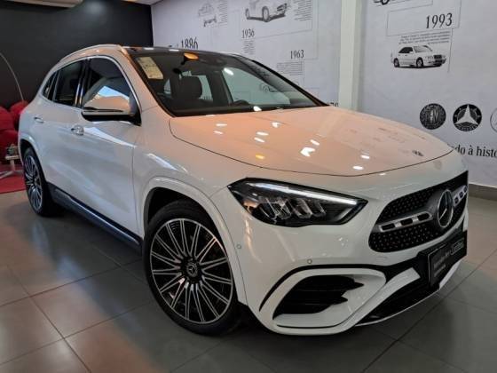 MERCEDES-BENZ GLA 200 2024