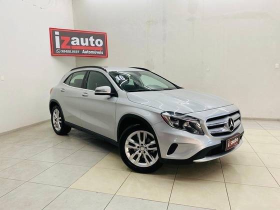 MERCEDES-BENZ GLA 200 2016