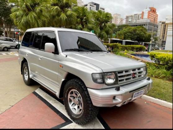 MITSUBISHI PAJERO FULL 1999