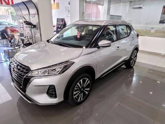 NISSAN KICKS PLAY 2025