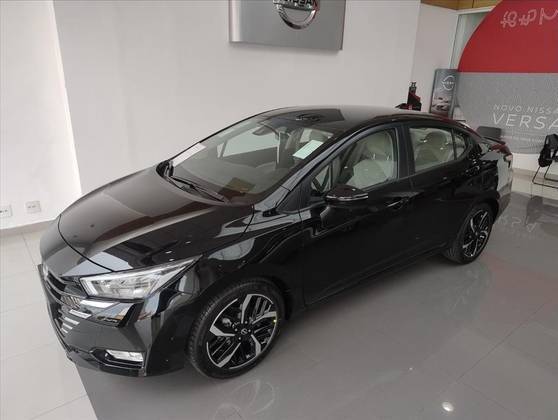 NISSAN VERSA 2025