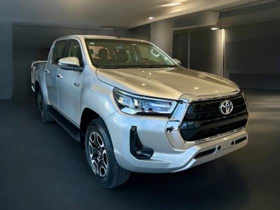 TOYOTA HILUX 2025