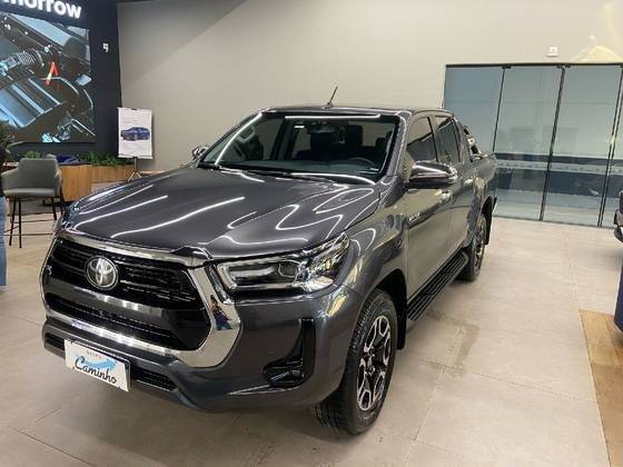 TOYOTA HILUX 2022