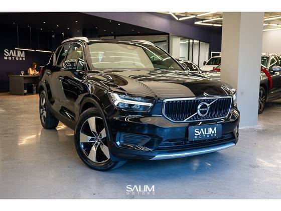 VOLVO XC40 2019