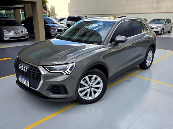 AUDI Q3 2021