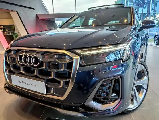 AUDI Q7 2025