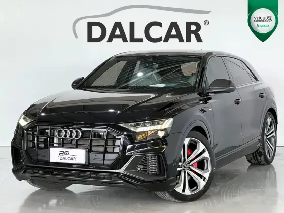 AUDI Q8 2022