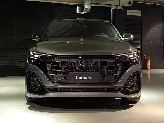 AUDI Q8 2025