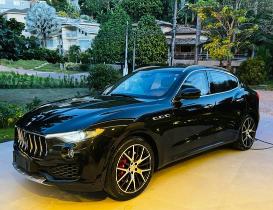 MASERATI LEVANTE 2017