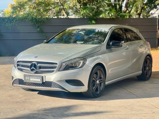 MERCEDES-BENZ A 200 2014
