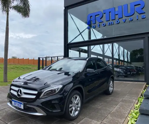MERCEDES-BENZ GLA 200 2016