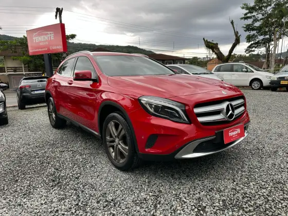 MERCEDES-BENZ GLA 200 2017