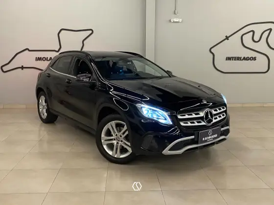 MERCEDES-BENZ GLA 200 2020