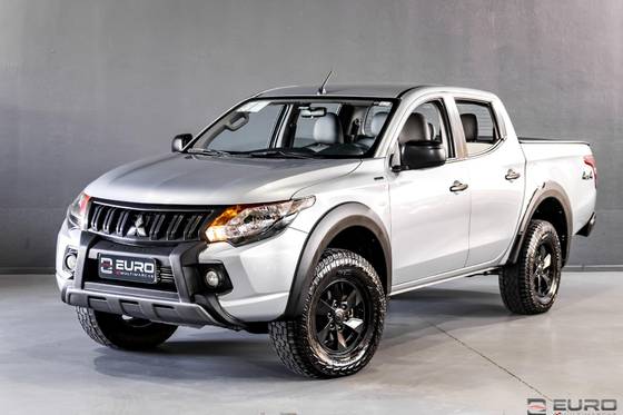 MITSUBISHI L200 TRITON 2024