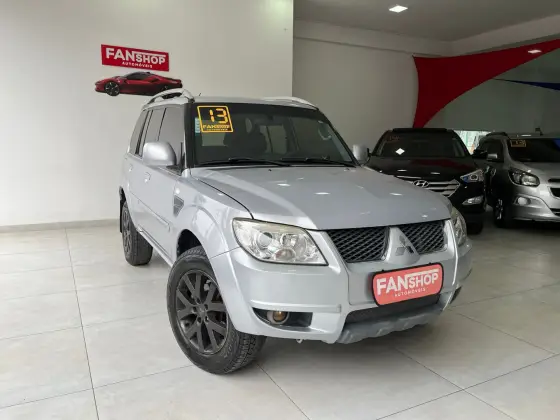 MITSUBISHI PAJERO TR4 2013