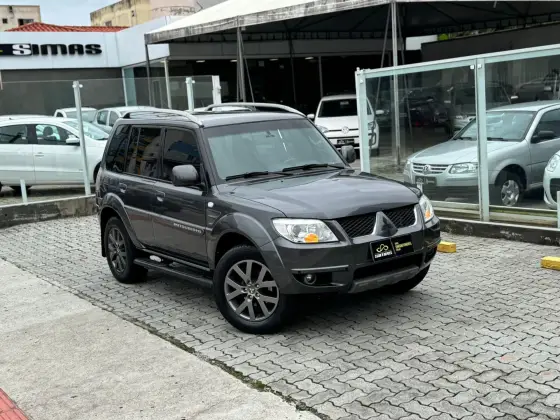 MITSUBISHI PAJERO TR4 2013