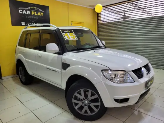 MITSUBISHI PAJERO TR4 2015