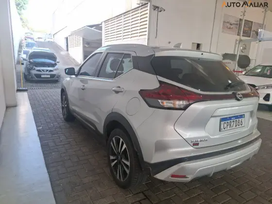 NISSAN KICKS 2023